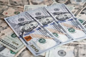 Investidores Retiram Bilhões de ETFs Americanos Antecipando Alta dos Juros