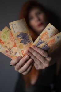 Argentina cresce 2% no segundo trimestre, impulsionado por exportações e setores produtivos