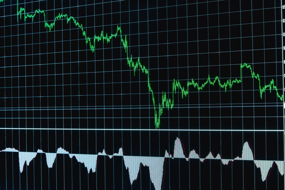 Executivo da Amalgamated Financial Vende Ações e Retém Algumas para Impostos