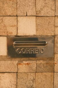 TST Adia Julgamento sobre Greve dos Correios; Impacto na Economia Continua