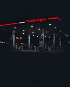 TotalEnergies anuncia plano de expansão com investimentos bilionários