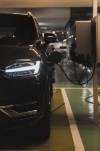 Futuro da Mobilidade: Carros Inteligentes e Eletrificados Moldam o Setor Automotivo Brasileiro