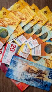 SNB Compra Moeda Estrangeira para Contar Valorização do Franco Suíço