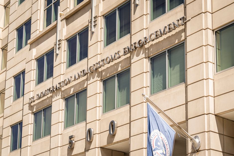 Investigação do ICE nos EUA busca eleitores ilegais em milhões de registros