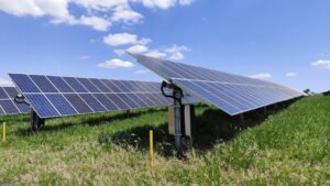 TotalEnergies e KKR investem US$ 1,2 bilhão em nova usina solar de 700 MW