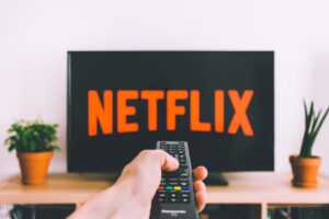 Netflix enfrenta desafios de crescimento: expectativa de menor aumento na receita no 3º trimestre