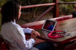 Como a gestão e a tecnologia podem reduzir desigualdades no acesso à saúde no Brasil