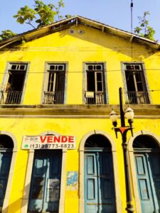 IFIX fecha em leve queda de 0,02%, com movimentos divergentes entre FIIs