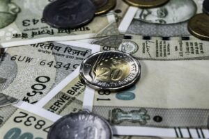 Banco Central da Índia intervém no mercado cambial com operações de US$ 43,26 bilhões em agosto