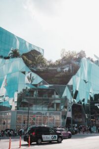 Allos vende participação em shoppings para Kinea: entenda os impactos na economia brasileira