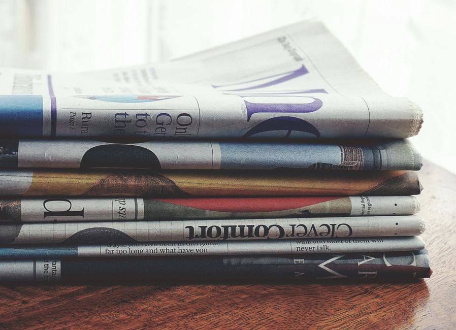 Herdeiro da Ray-Ban tenta comprar jornal italiano após conflito público