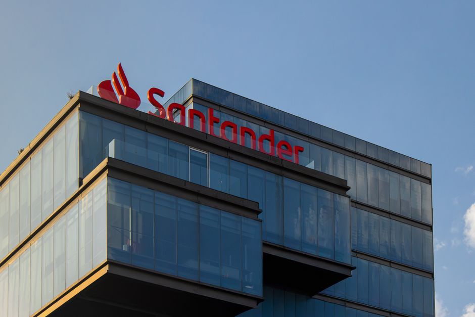 Banco Santander registra aumento de 19% no lucro subjacente no terceiro trimestre de 2026
