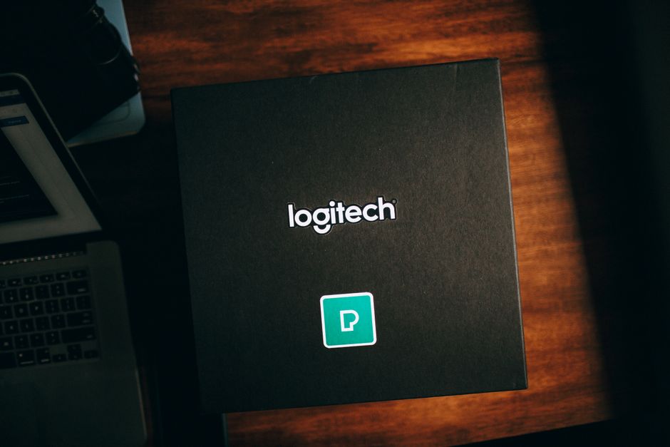Logitech sofre impacto de US$ 80 milhões por falta de chips; ações caem 12%