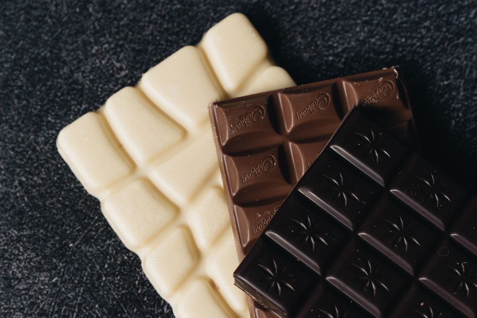 Mondelez processa marca de chocolate vegano por formato triangular similar ao Toblerone