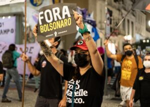Flávio Bolsonaro viaja para os EUA com jato providenciado por assessor de Trump