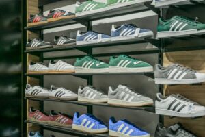 Adidas registra aumento significativo de lucro no terceiro trimestre