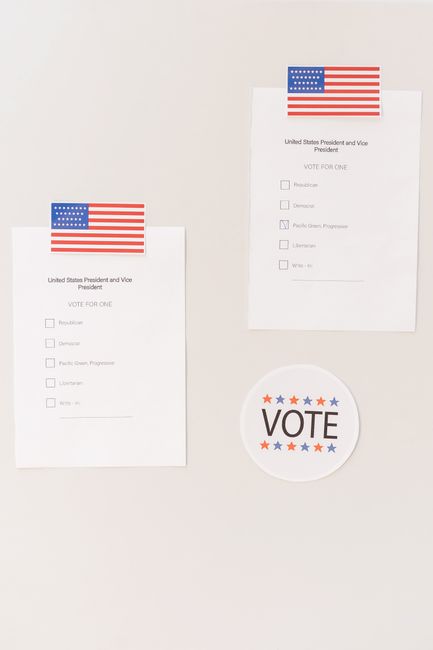 Votação antecipada nos EUA bate recorde de 2022: democratas lideram, mas resultados ainda não estão claros