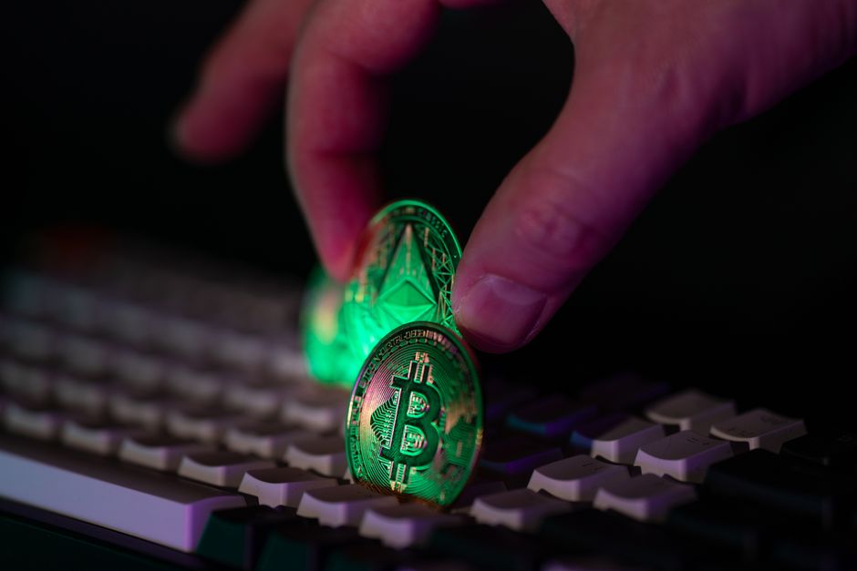 Hackers da Coreia do Norte roubam bilhões de dólares em criptomoedas e financiam armamento