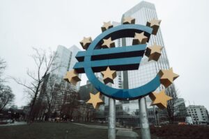 O que é hawkish e dovish? Nova visão do Citi sobre o BCE e possíveis mudanças na liderança