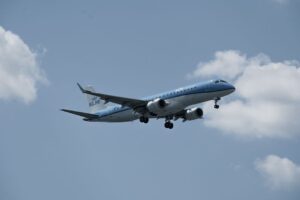 Embraer bate recorde de entregas, mas divide opiniões entre analistas