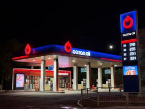 Fluxo de Petróleo do Oriente Médio Alivia Pressão sobre Preços Globais